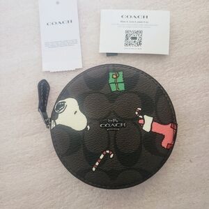 COACH X Peanuts Round Coin Case In Signature Canvas With Snoopy Presents, NWT